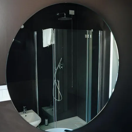 C House לינה וארוחת בוקר