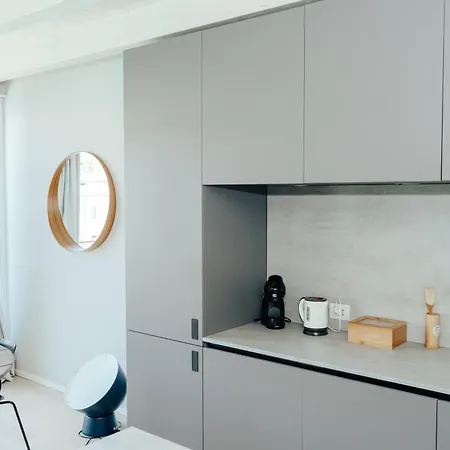 C House לינה וארוחת בוקר