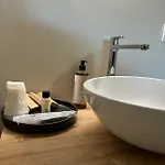 Bed & Breakfast C House