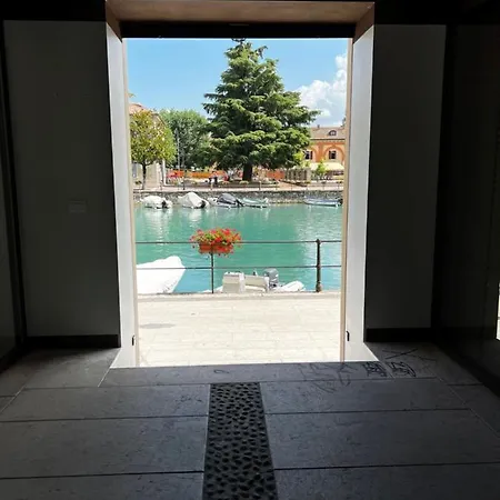 C House Alojamento de Acomodação e Pequeno-almoço Peschiera del Garda