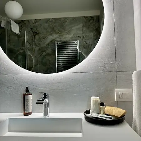 Alojamento de Acomodação e Pequeno-almoço C House Peschiera del Garda
