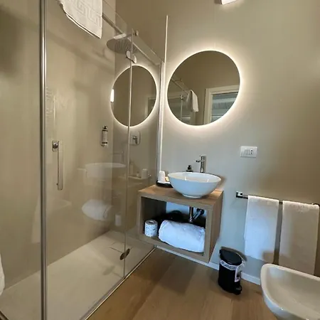 Alojamento de Acomodação e Pequeno-almoço C House Peschiera del Garda