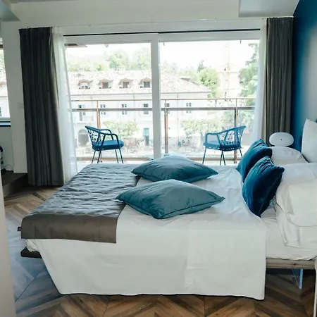 C House Bed & Breakfast *