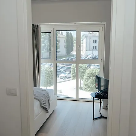 Bed & Breakfast C House *