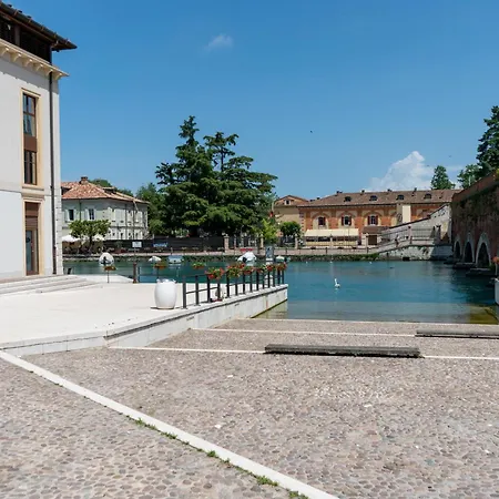 Bed & Breakfast C House Peschiera del Garda