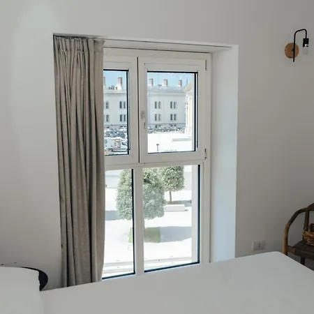 Bed & Breakfast C House *
