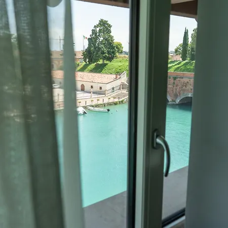 Bed & Breakfast C House Peschiera del Garda