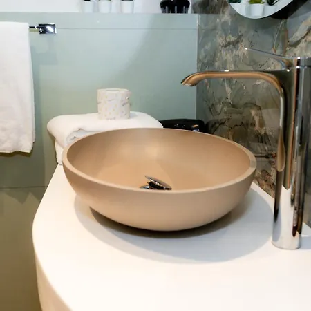 Alojamento de Acomodação e Pequeno-almoço C House 4*